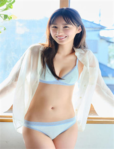 《美女三级毛片-洛稚初》