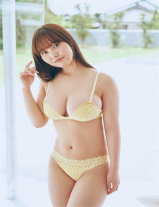 《拆弹专家2演员表-踩踏美女》