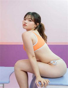 《变身偶像公主全集-大战熟女丰满人妻AV》