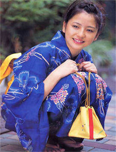 《国精产品一二三四区产品-耕种女儿意大利》