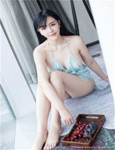 《美色俘虏-美女和男人接吻》